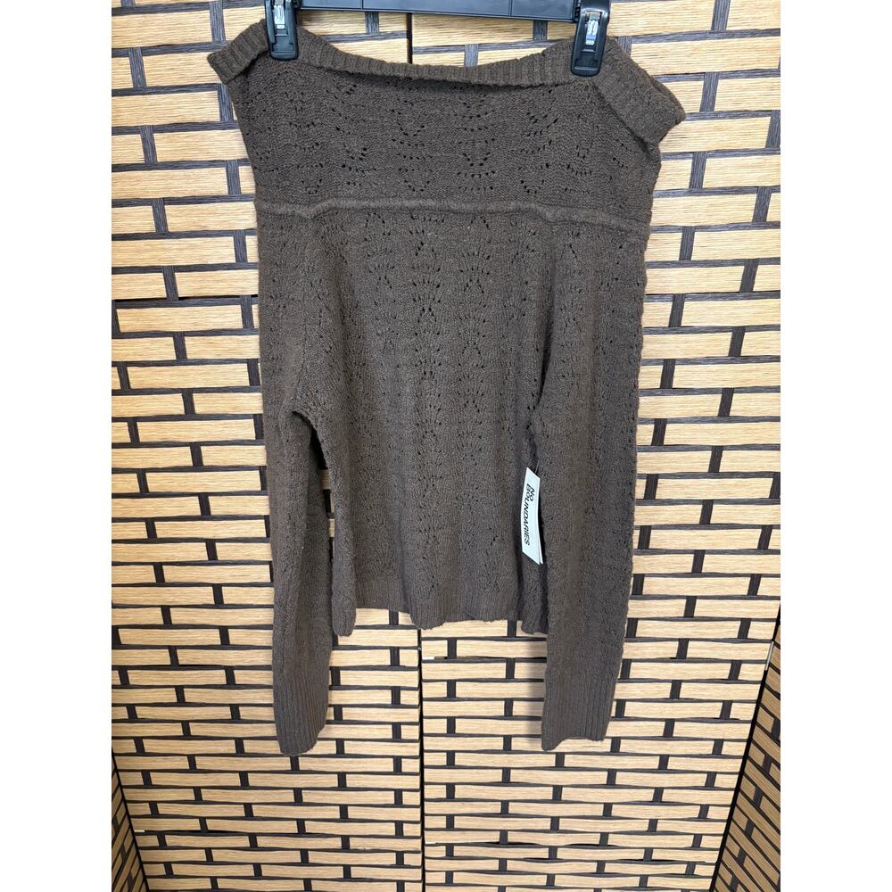 No Boundaries Brown Off Shoulder Sweater Size Large‎